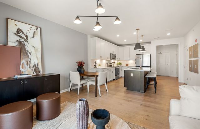 30 Coppersmith Way 502, Canton, MA 02021