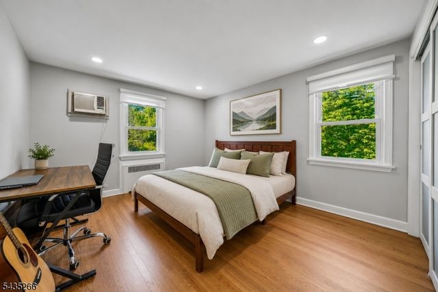 29 Laurel Ave, Livingston Twp., NJ 07039
