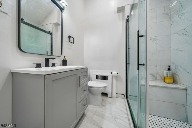 29 Laurel Ave, Livingston Twp., NJ 07039