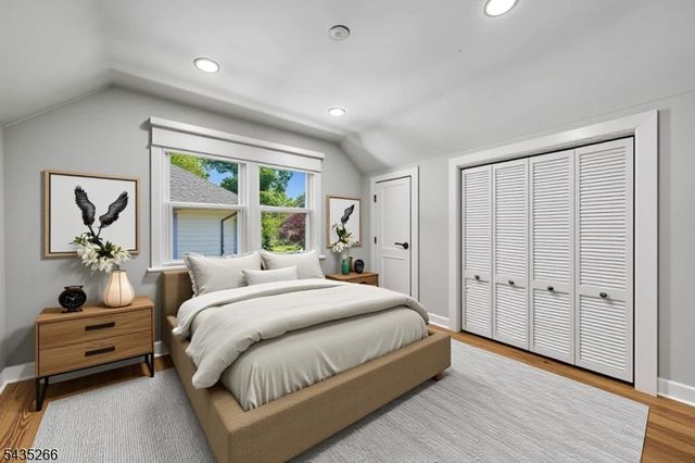 29 Laurel Ave, Livingston Twp., NJ 07039