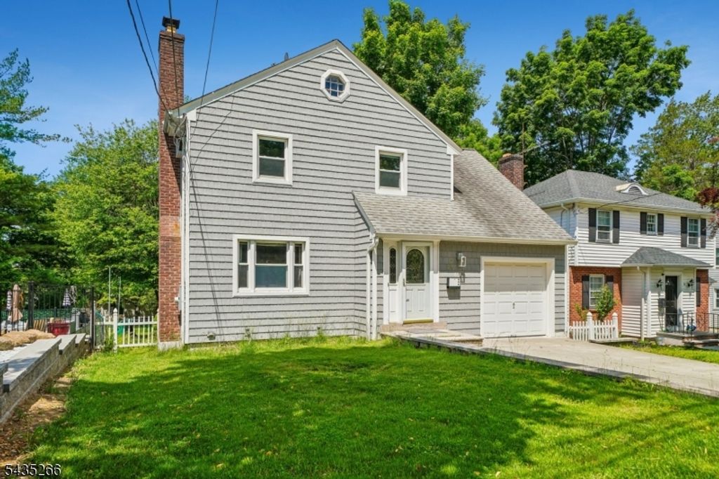 29 Laurel Ave, Livingston Twp., NJ 07039