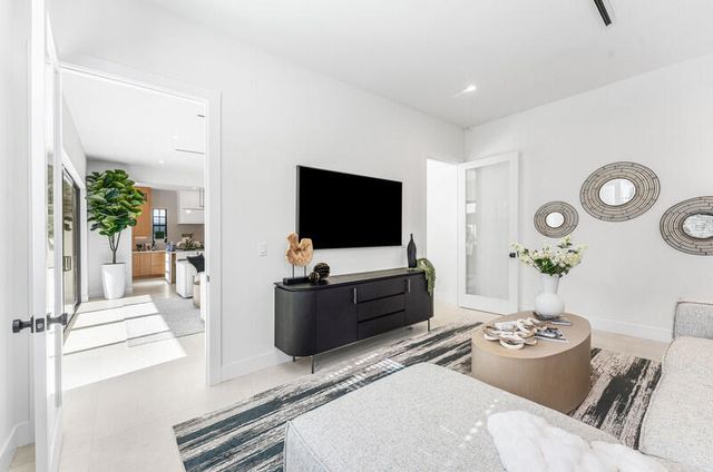 250 Plymouth Road, West Palm Beach, FL 33405