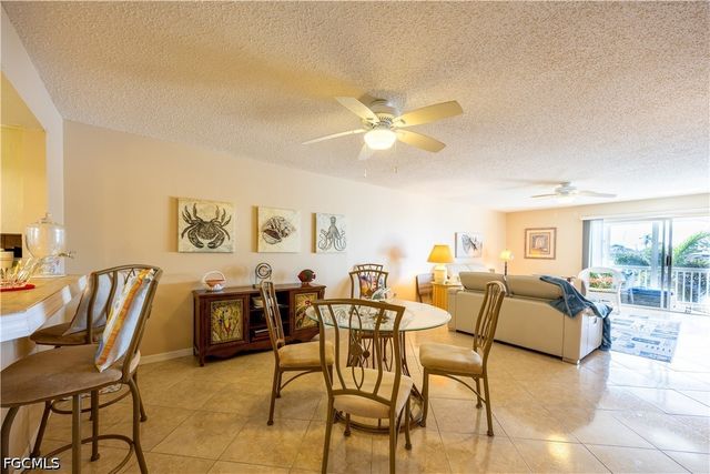 304 Tudor DR 7, Cape Coral, FL 33904