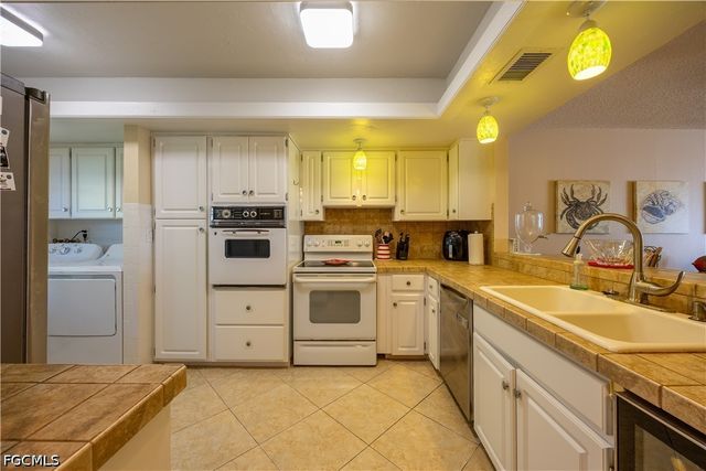 304 Tudor DR 7, Cape Coral, FL 33904