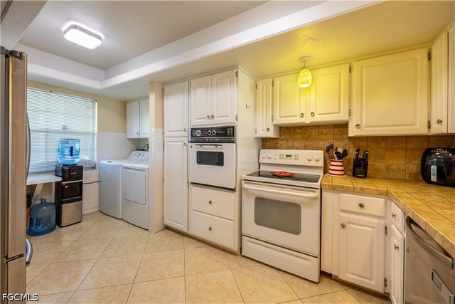 304 Tudor DR 7, Cape Coral, FL 33904