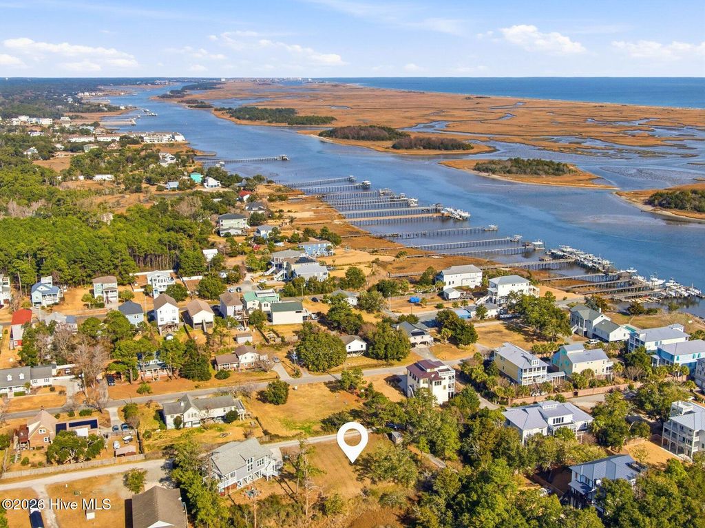 Image 7 of property listing at 1408 Marsh Cove Lane, Wilmington, NC 28409