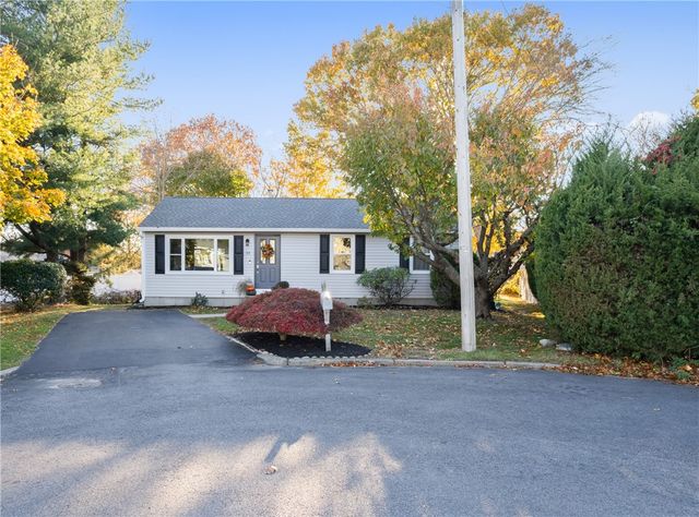 33 Samuel Court, Cranston, RI 02920
