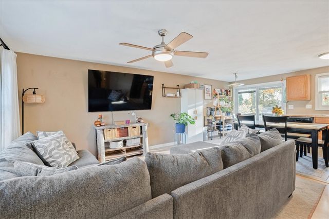 33 Samuel Court, Cranston, RI 02920