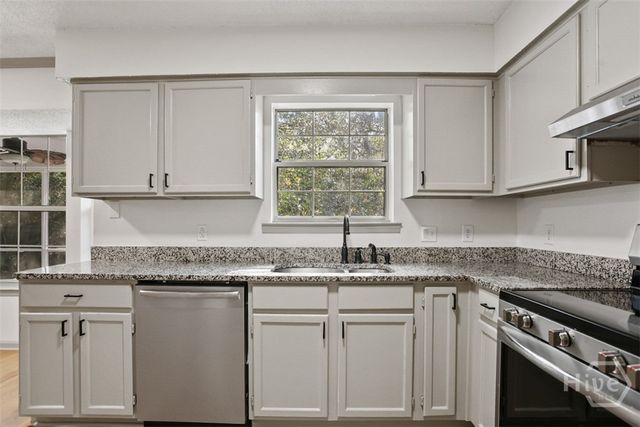 520 Oemler Loop, Savannah, GA 31410