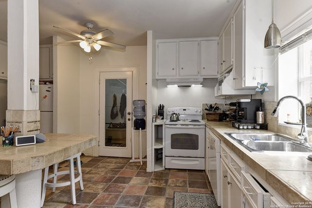 4525 bell springs, Dripping Springs, TX 78620