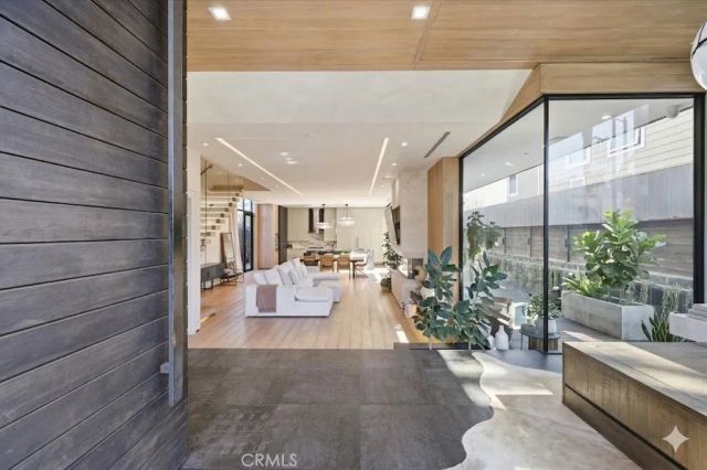 750 California Avenue, Venice, CA 90291