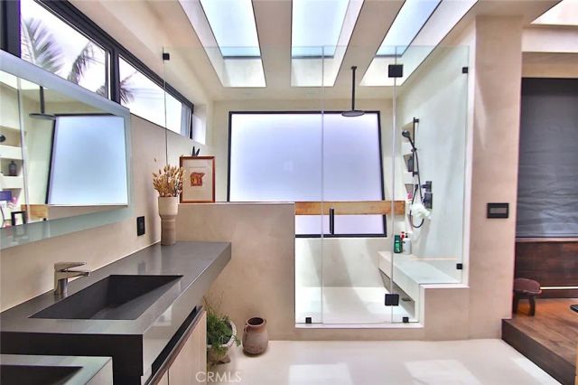 750 California Avenue, Venice, CA 90291