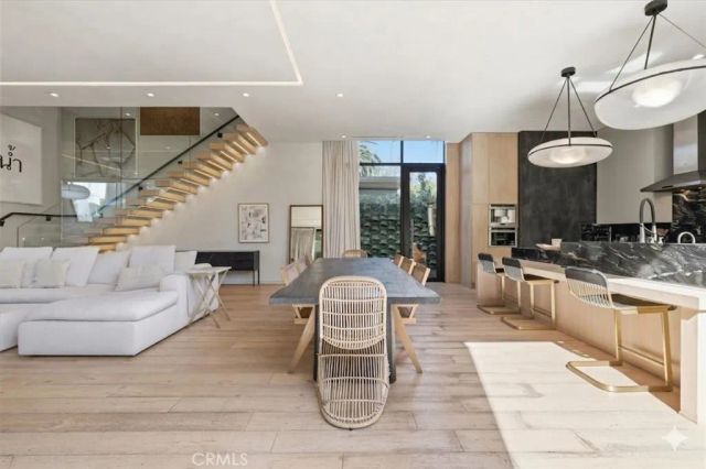 750 California Avenue, Venice, CA 90291