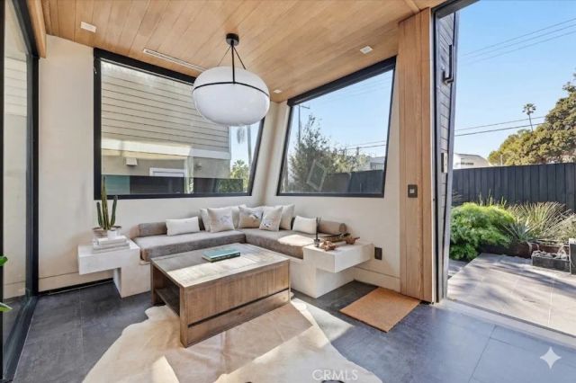 750 California Avenue, Venice, CA 90291