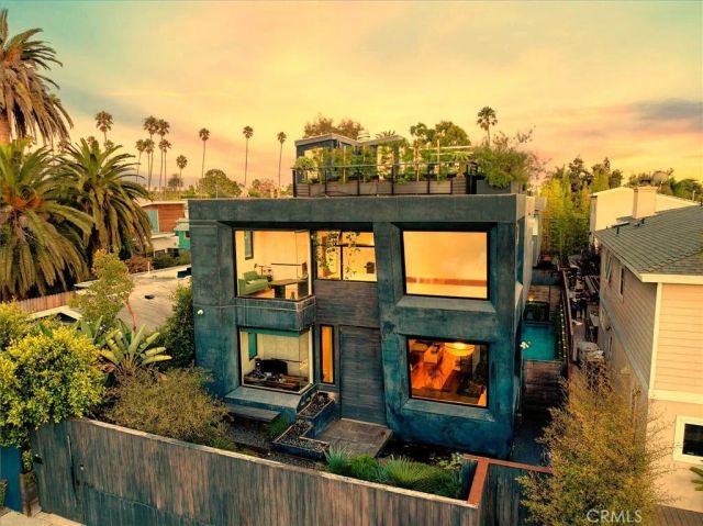 750 California Avenue, Venice, CA 90291