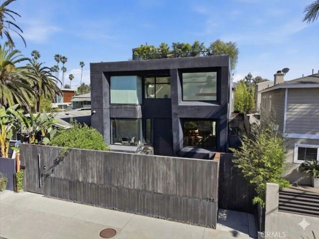 750 California Avenue, Venice, CA 90291