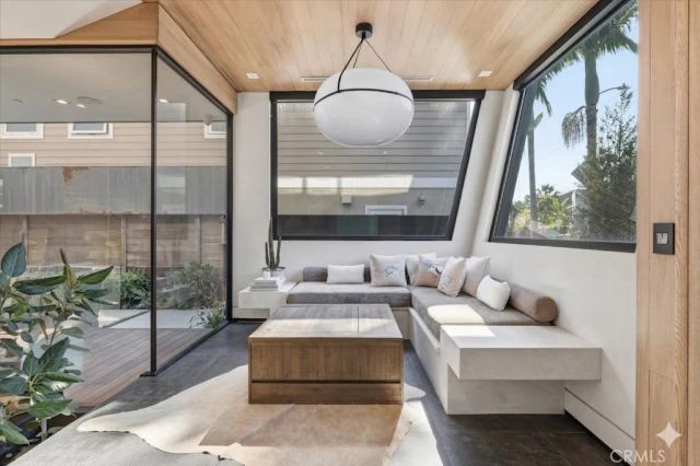 750 California Avenue, Venice, CA 90291