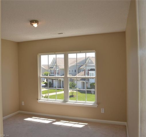 1703 Gunston DR, Suffolk, VA 23434
