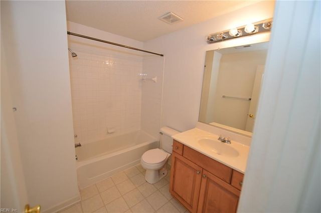 1703 Gunston DR, Suffolk, VA 23434