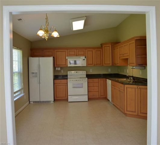 1703 Gunston DR, Suffolk, VA 23434