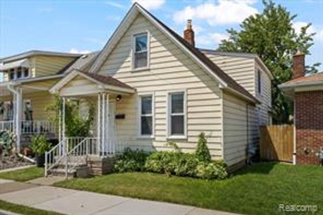 2104 11th Street, Wyandotte, MI 48192