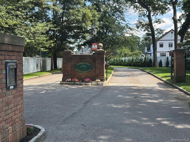 2 Hamilton Place, Lake Grove, NY 11755