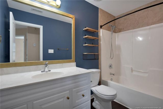 672 Hogart Street, Raeford, NC 28376