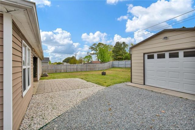 672 Hogart Street, Raeford, NC 28376