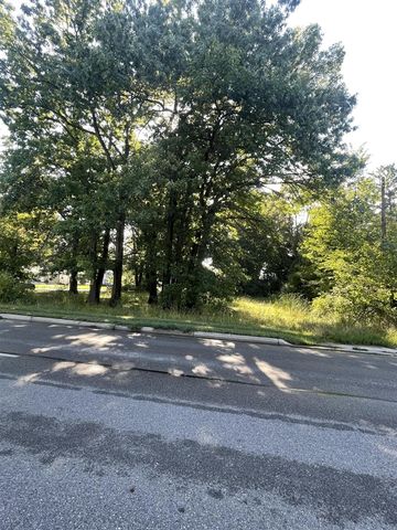 3301 N Center Road, Flint, MI 48506