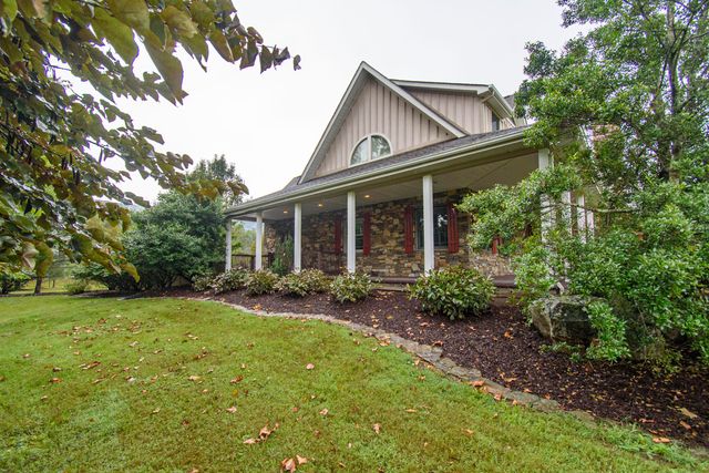 7083 Foxfire RD, Catawba, VA 24070