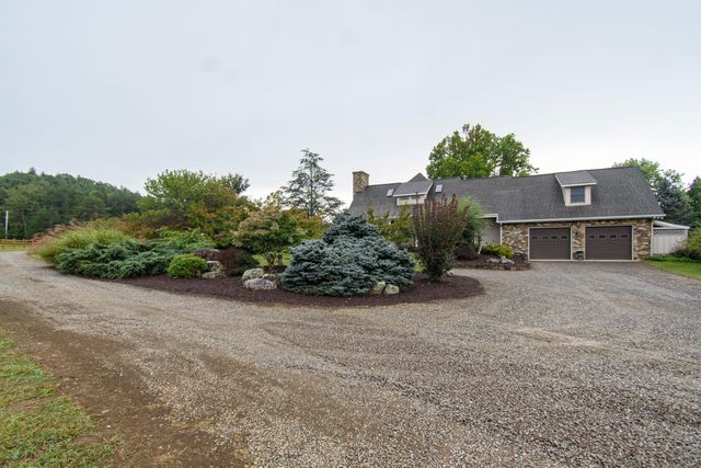 7083 Foxfire RD, Catawba, VA 24070