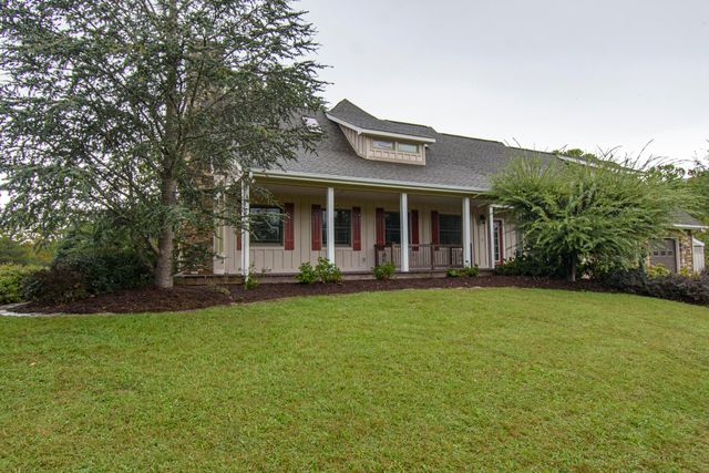 7083 Foxfire RD, Catawba, VA 24070