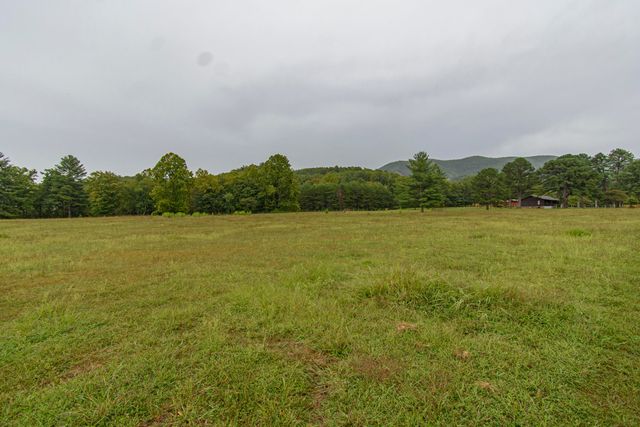 7083 Foxfire RD, Catawba, VA 24070