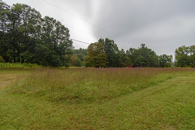 7083 Foxfire RD, Catawba, VA 24070