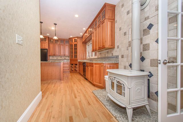 7083 Foxfire RD, Catawba, VA 24070