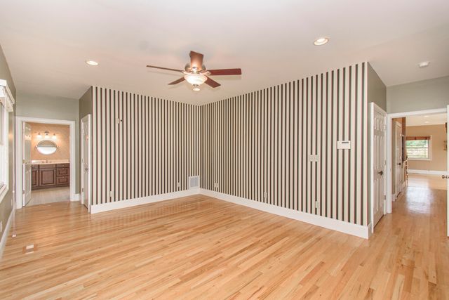 7083 Foxfire RD, Catawba, VA 24070