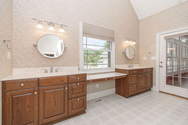 7083 Foxfire RD, Catawba, VA 24070