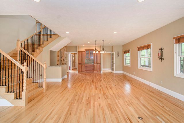 7083 Foxfire RD, Catawba, VA 24070