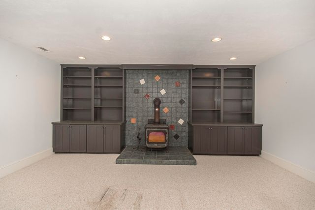 7083 Foxfire RD, Catawba, VA 24070