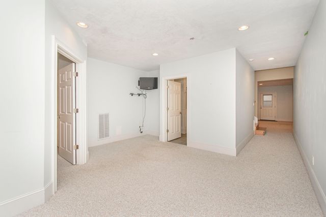 7083 Foxfire RD, Catawba, VA 24070