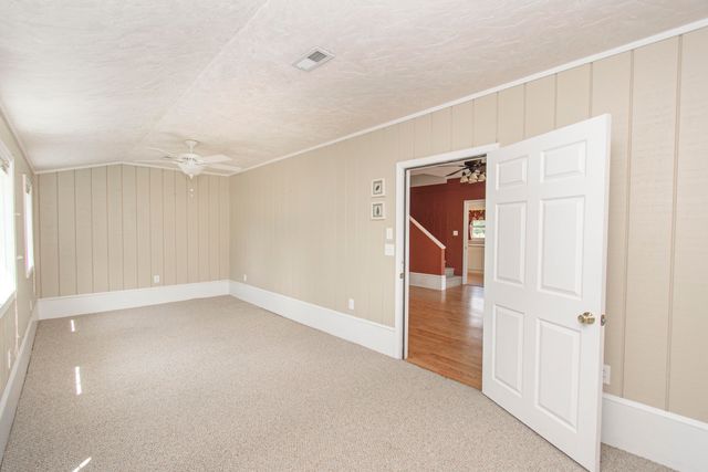 7083 Foxfire RD, Catawba, VA 24070