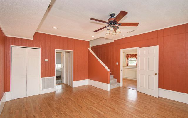 7083 Foxfire RD, Catawba, VA 24070