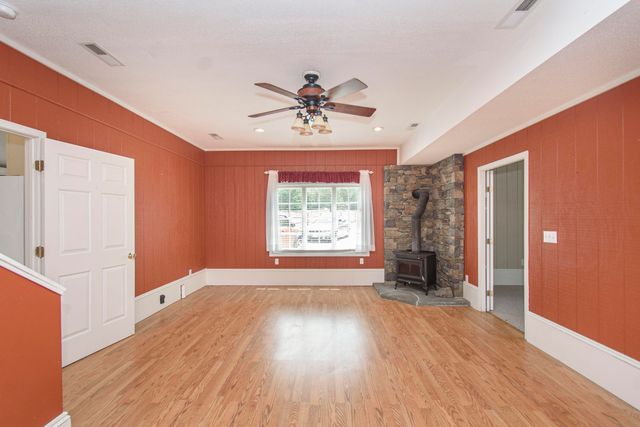 7083 Foxfire RD, Catawba, VA 24070