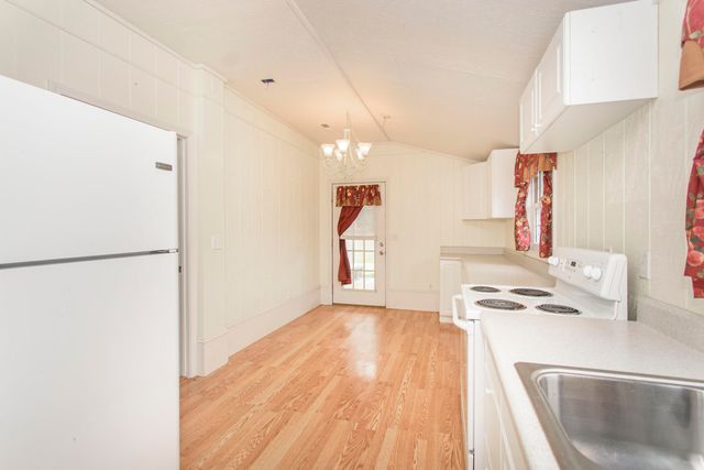 7083 Foxfire RD, Catawba, VA 24070