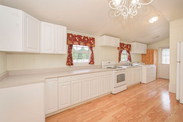 7083 Foxfire RD, Catawba, VA 24070