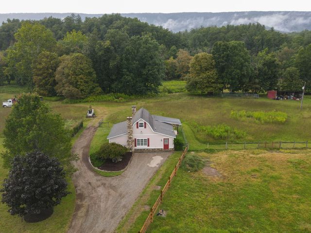 7083 Foxfire RD, Catawba, VA 24070