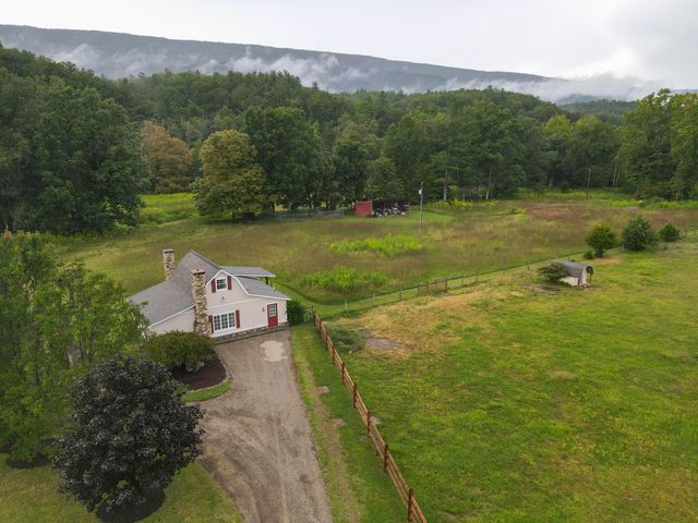 7083 Foxfire RD, Catawba, VA 24070