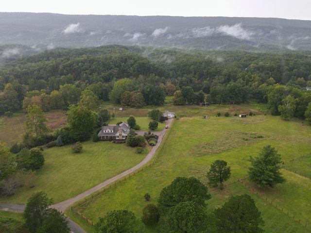 7083 Foxfire RD, Catawba, VA 24070