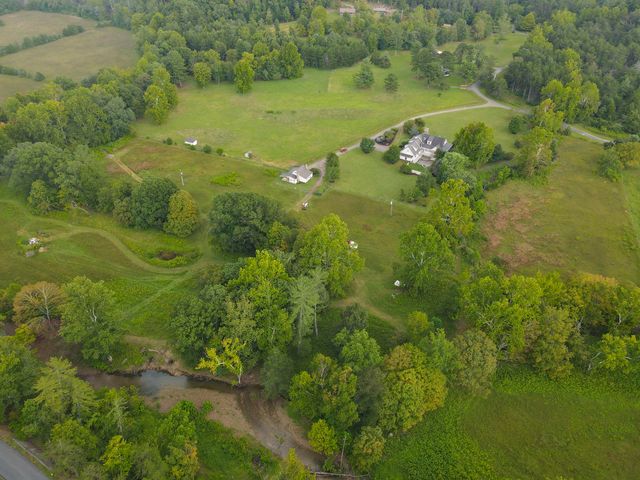 7083 Foxfire RD, Catawba, VA 24070