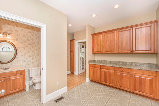 7083 Foxfire RD, Catawba, VA 24070